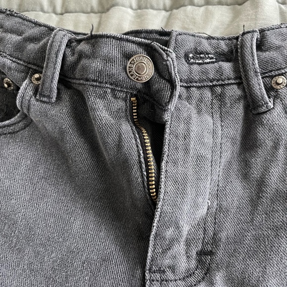 WHITE FOX BLACK DENIM SHORTS - Picture 5 of 8